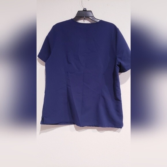 FIGS Technical Collection woman’s scrub top XL - Picture 3 of 4